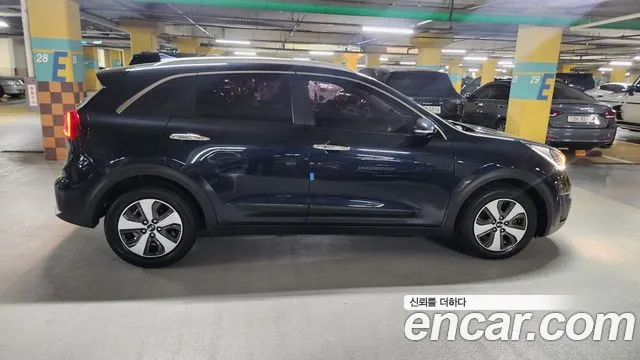 Kia Niro 2017 thumb 6