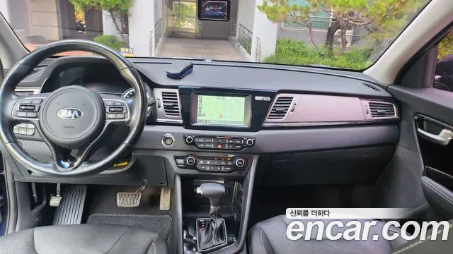 Kia Niro 2017 thumb 9