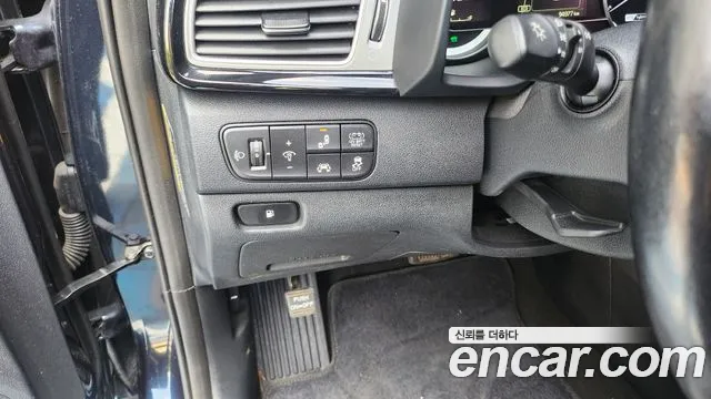 Kia Niro 2017 thumb 10