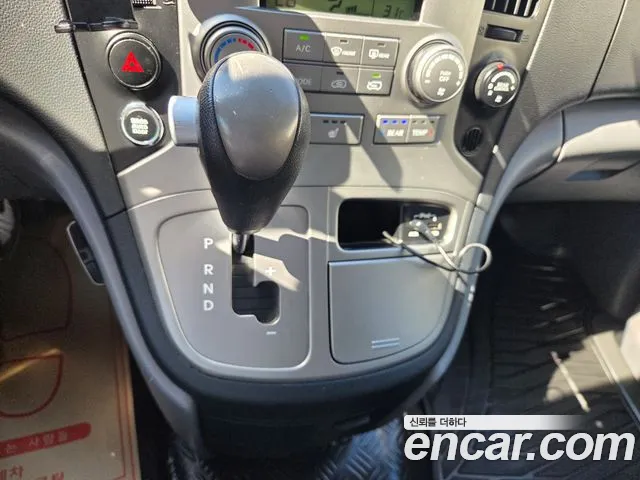 Hyundai Staria 2013 thumb 10