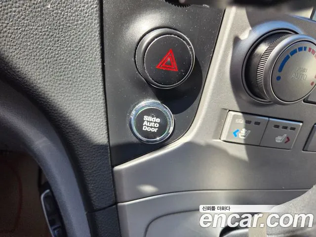 Hyundai Staria 2013 thumb 6
