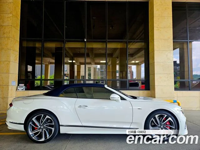 Bentley Continental 2025 thumb 3