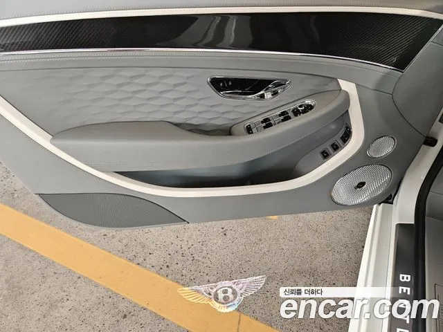 Bentley Continental 2025 thumb 9
