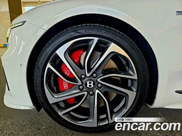 Bentley Continental 2025 thumb 10