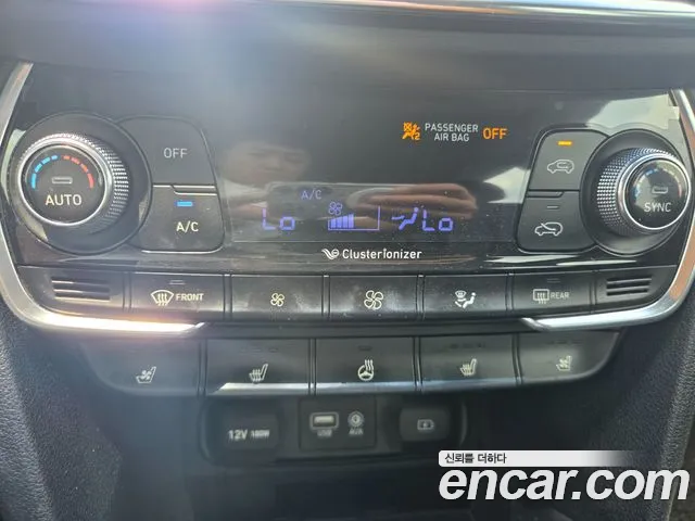 Hyundai Santa Fe 2019 thumb 9
