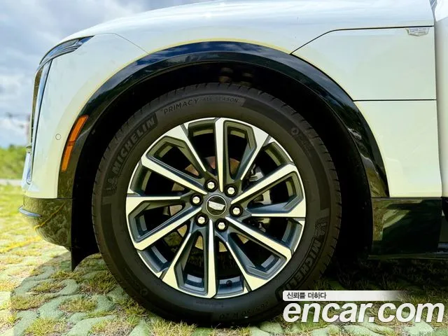 Cadillac Lyriq 2024 thumb 8