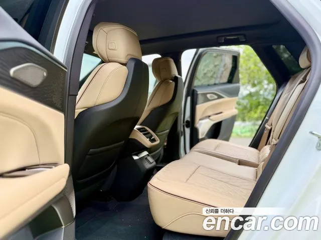 Cadillac Lyriq 2024 thumb 3