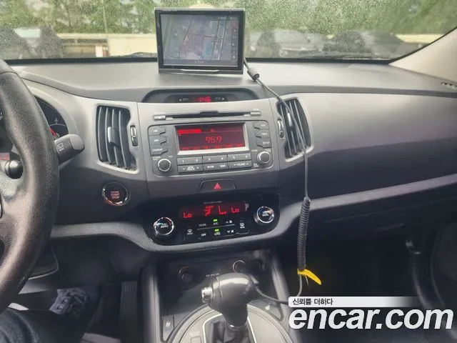 Kia Sportage 2011 thumb 11