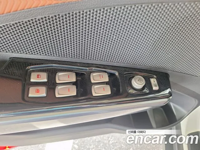 KG_Mobility_Ssangyong TIBOLI 2017 thumb 7