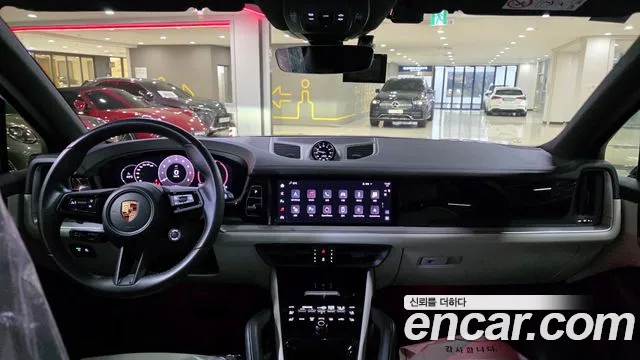 Porsche Cayenne 2023 thumb 9