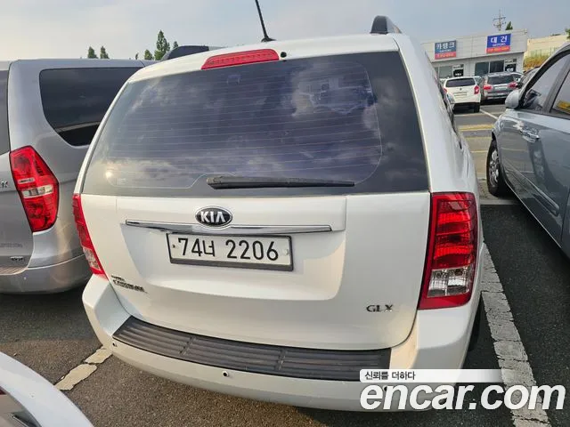 Kia Canival 2012 thumb 10