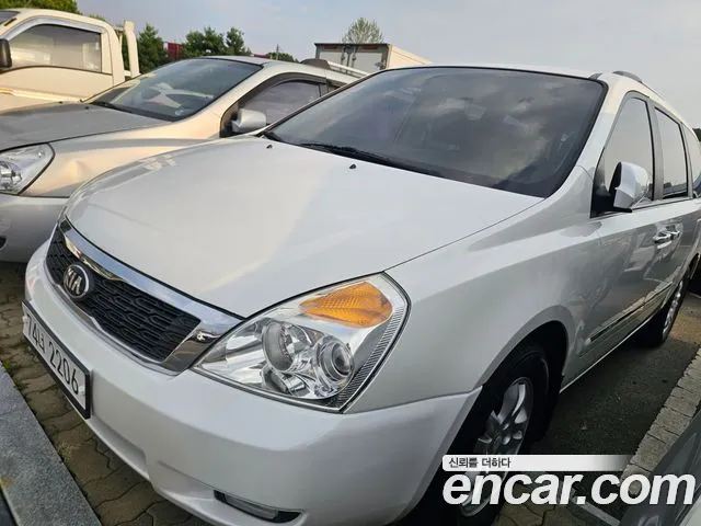 Kia Canival 2012 thumb 6