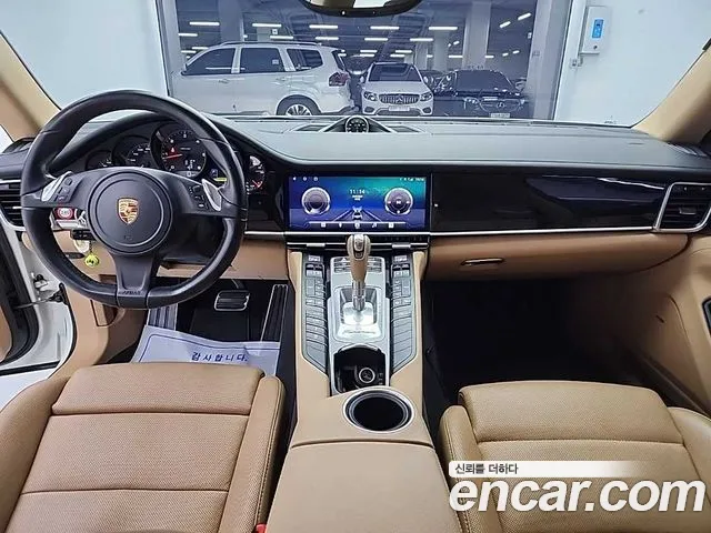Porsche Panamera 2015 thumb 7