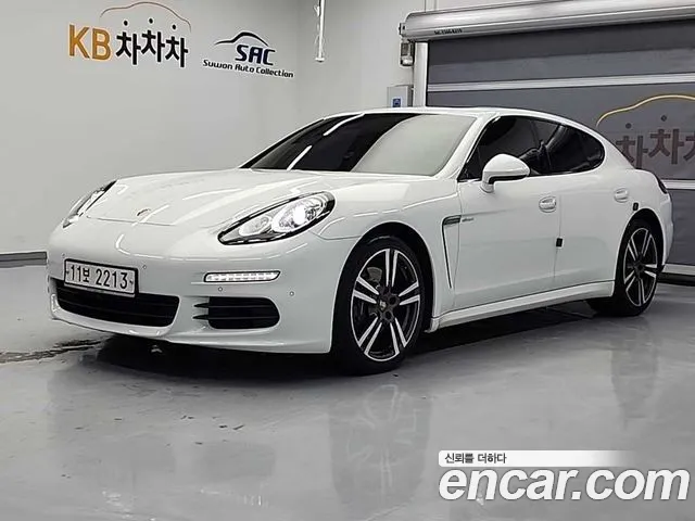 Porsche Panamera 2015 thumb 9