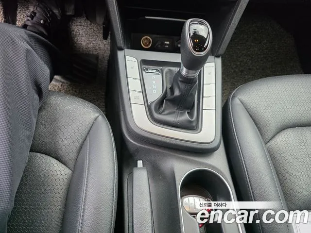 Hyundai Avante 2017 thumb 5