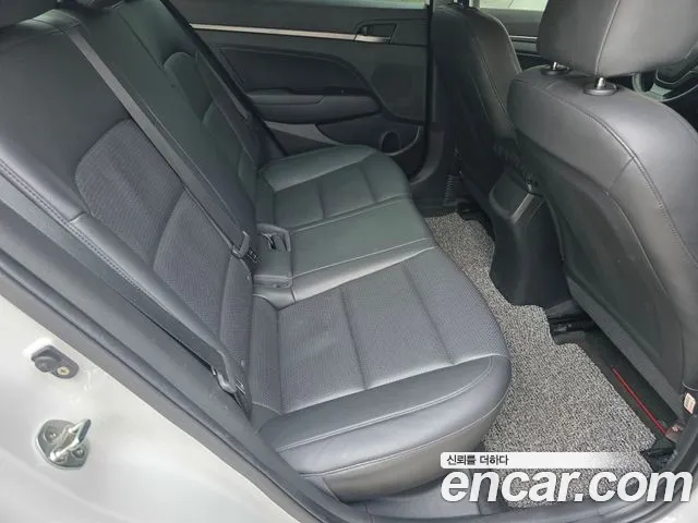 Hyundai Avante 2017 thumb 12