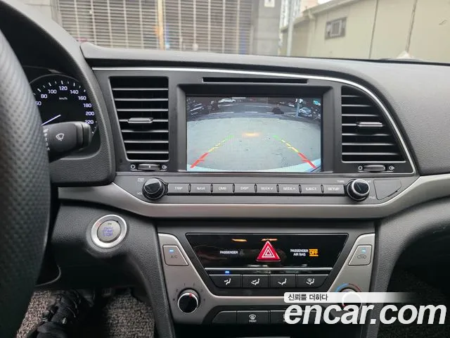 Hyundai Avante 2017 thumb 9