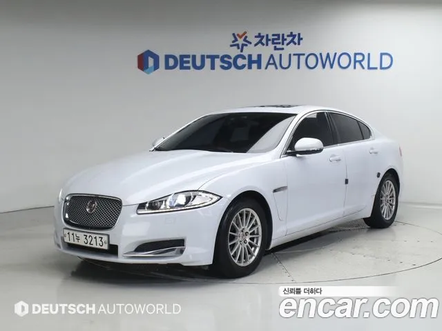 Jaguar XF 2015 thumb 5