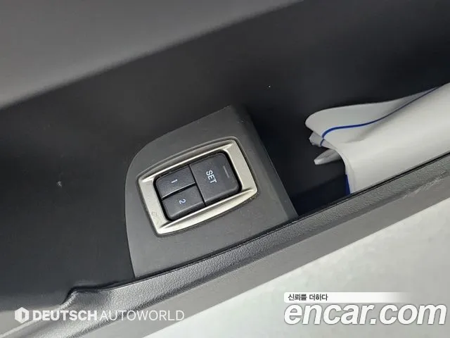 Jaguar XF 2015 thumb 11