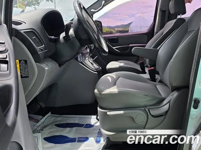 Hyundai Staria 2018 thumb 3
