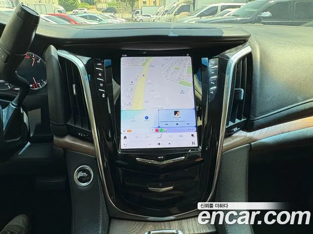 Cadillac Escalade 2017 thumb 8