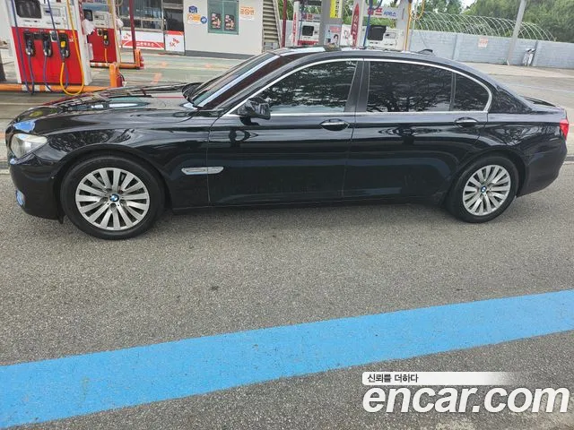 BMW 7 серии 2009 thumb 4