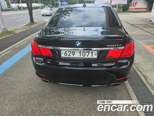 BMW 7 серии 2009 thumb 12