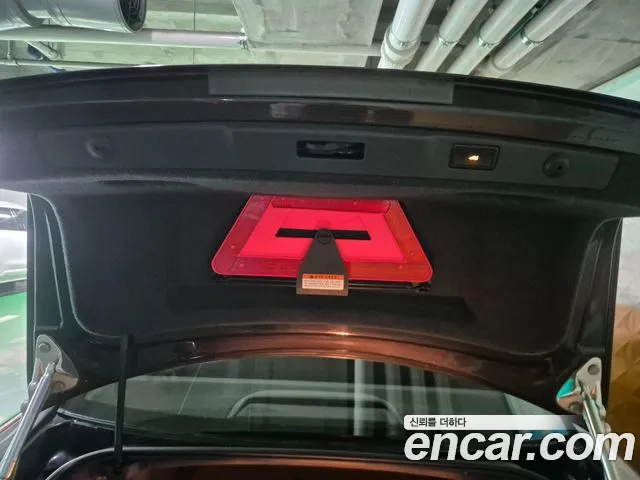 Volkswagen Phaeton 2011 thumb 8