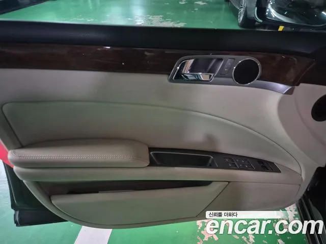 Volkswagen Phaeton 2011 thumb 2