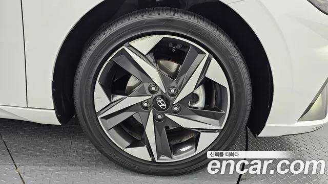 Hyundai Elantra 2022 thumb 8