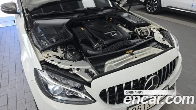 Mercedes-Benz C-Class 2018 thumb 12