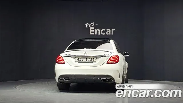 Mercedes-Benz C-Class 2018 thumb 11