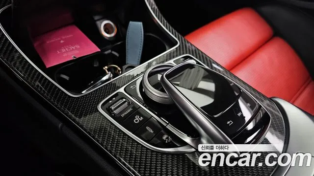 Mercedes-Benz C-Class 2018 thumb 3