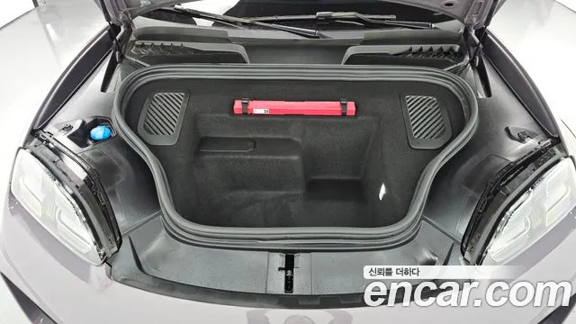 Porsche Macan EV 2025 thumb 8