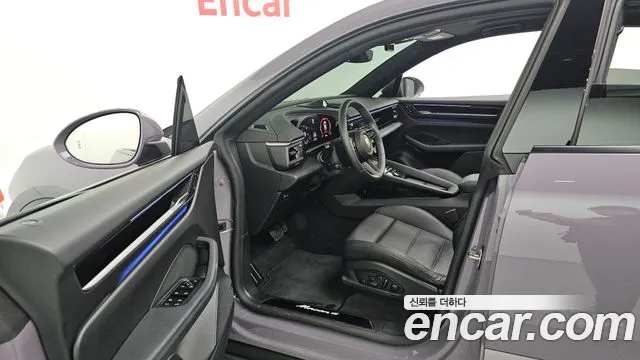 Porsche Macan EV 2025 thumb 9
