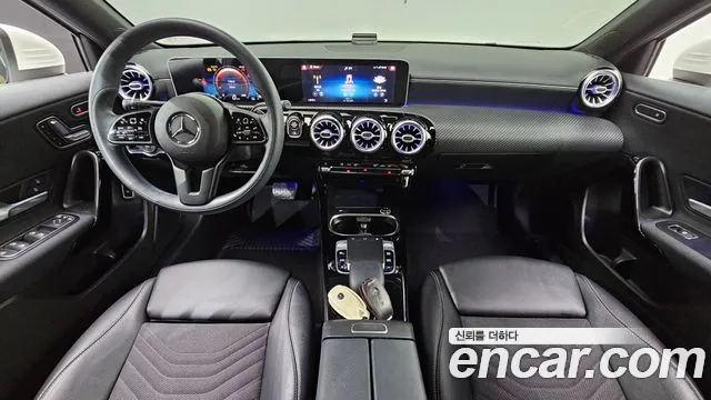 Mercedes-Benz A-Class 2020 thumb 11