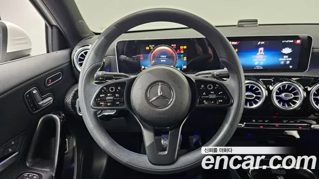 Mercedes-Benz A-Class 2020 thumb 2