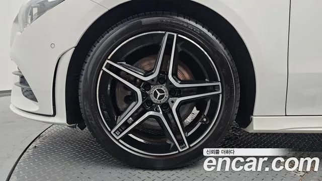 Mercedes-Benz A-Класс 2020 thumb 12