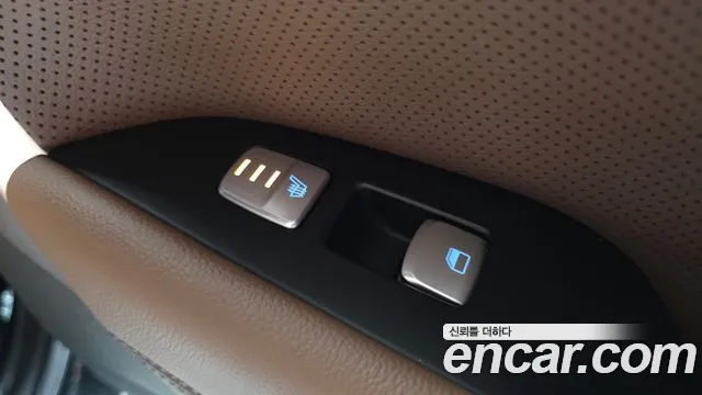 Genesis G70 2019 thumb 12