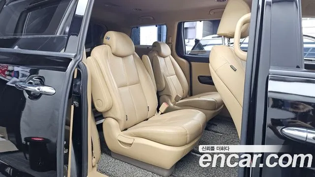 Kia Carnival 2018 thumb 3