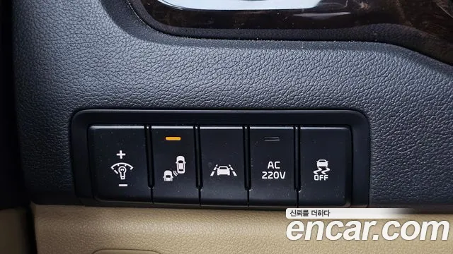 Kia Carnival 2018 thumb 11