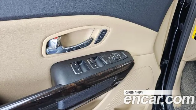 Kia Carnival 2018 thumb 12