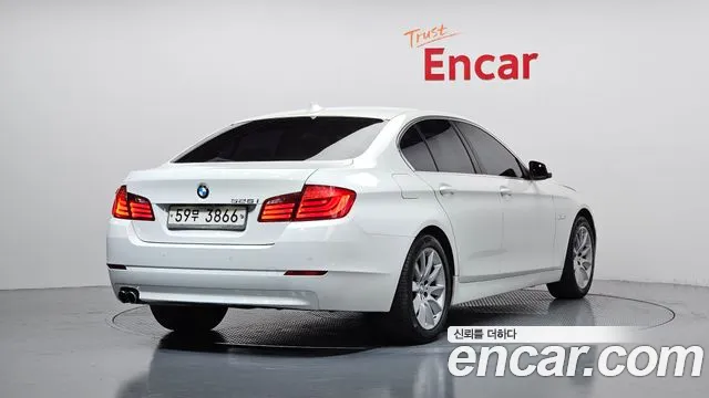 BMW 5 серии 2012 thumb 2