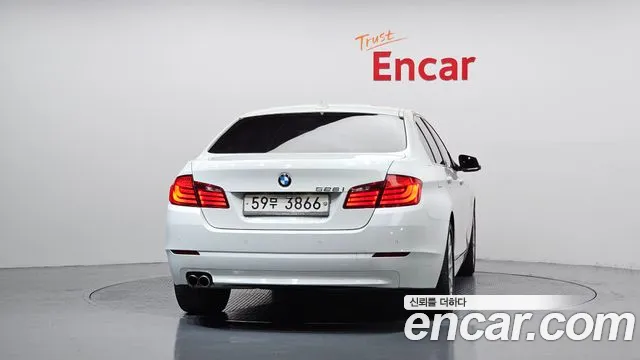 BMW 5 серии 2012 thumb 3