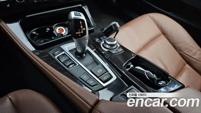 BMW 5 серии 2012 thumb 12