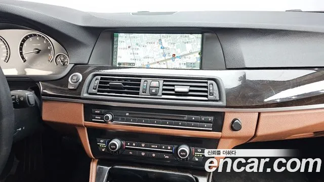 BMW 5 серии 2012 thumb 7