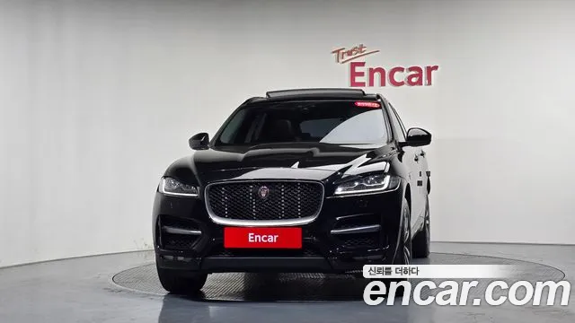 Jaguar F-Pace 2019 thumb 12