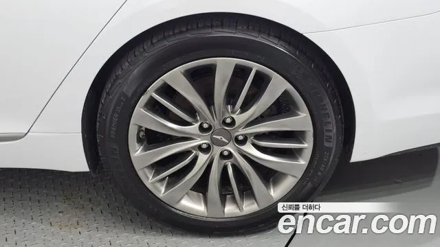 Genesis G80 2017 thumb 9
