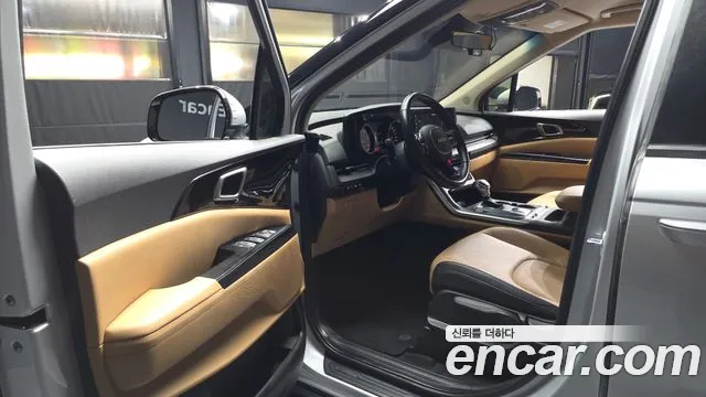 Kia Carnival 2021 thumb 2