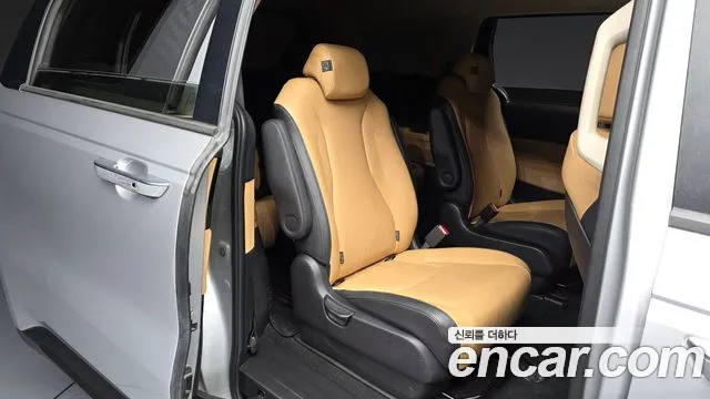 Kia Carnival 2021 thumb 5